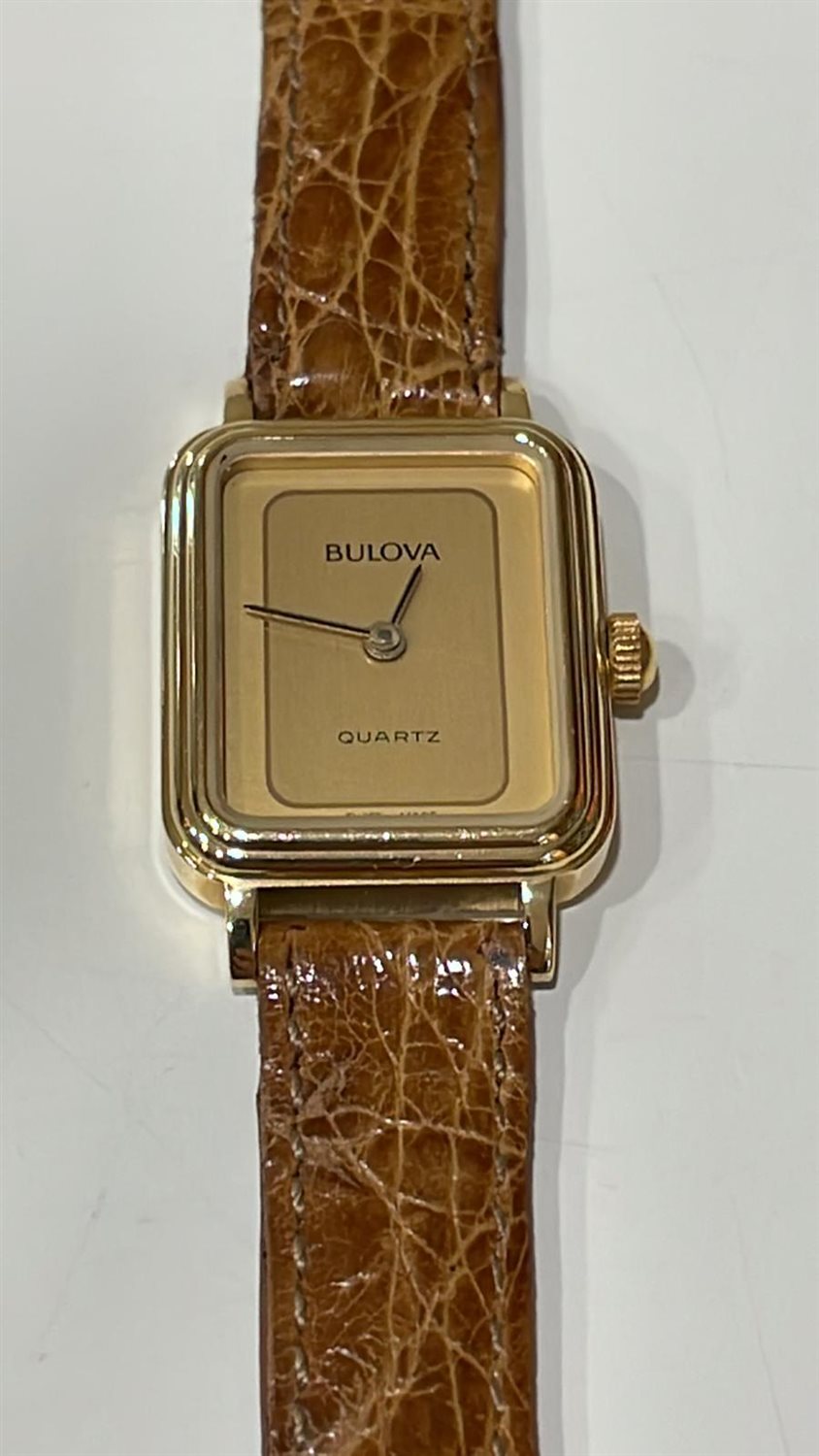 Bulova hotsell quartz oro